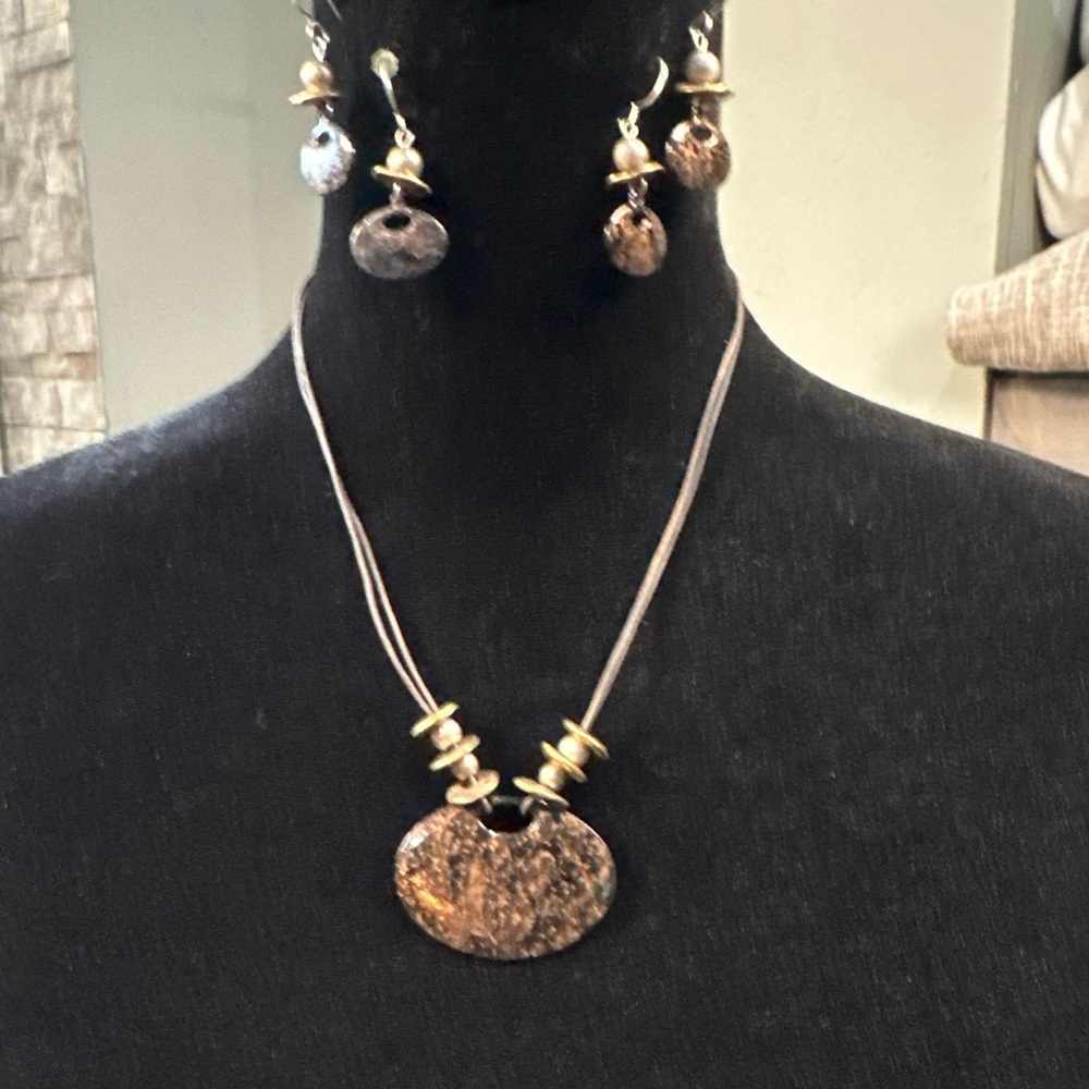 Elegant Brown and Gold Necklace and 2 Earring Sets